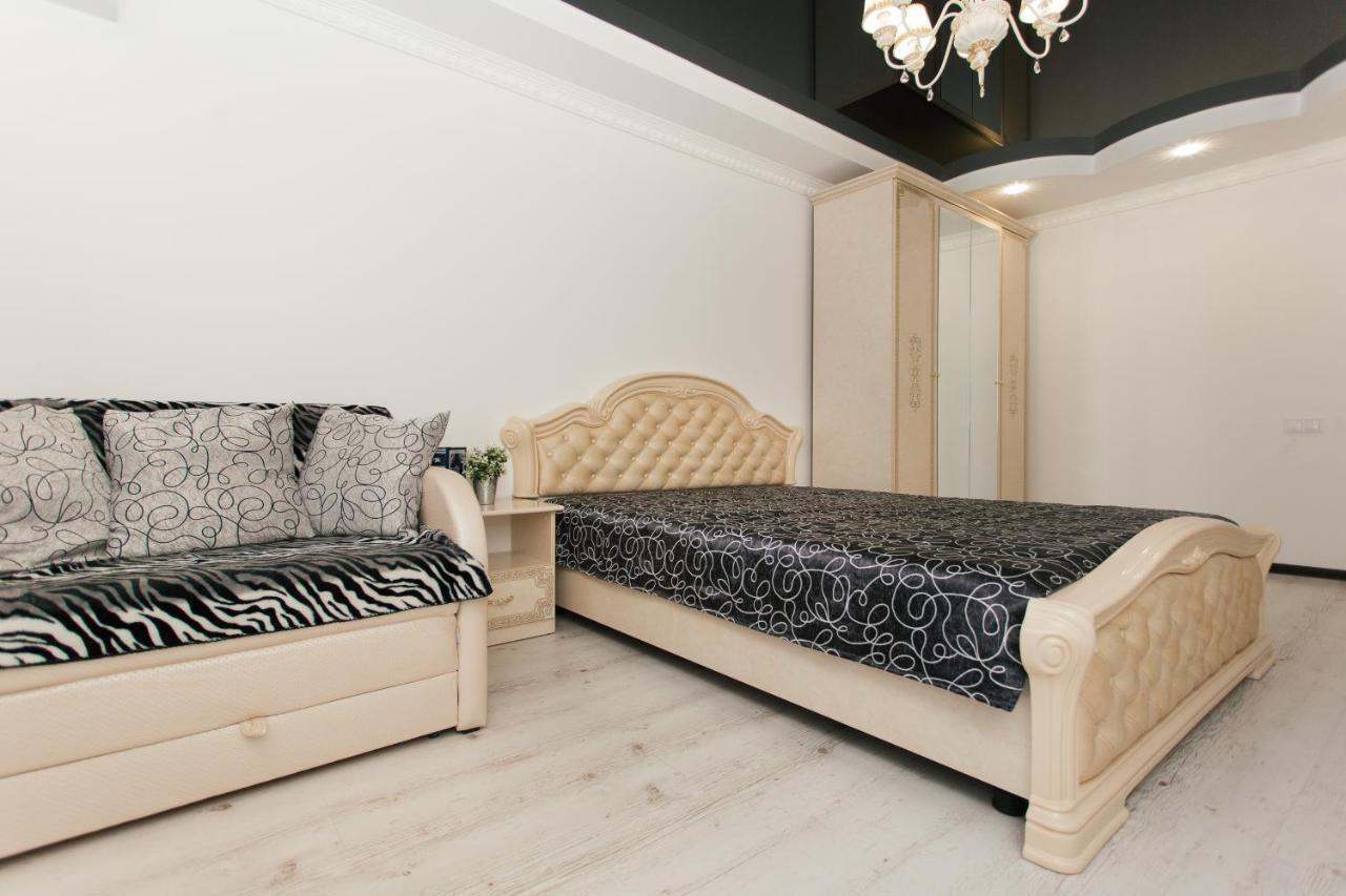 De LUXE Apartments Centr Illinskaya Soemy Buitenkant foto